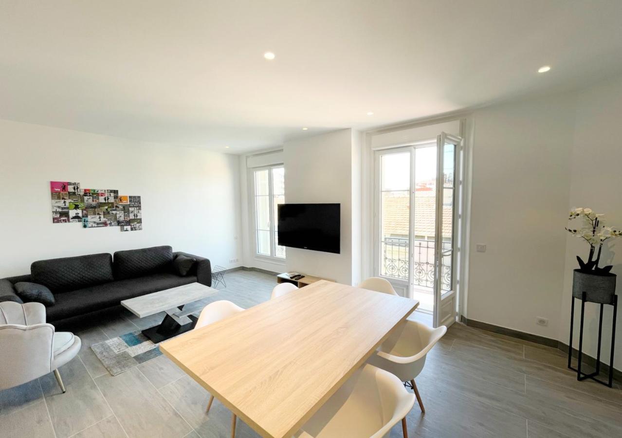 Viva Riviera Deluxe Floor 2 Bedrooms 2 Bathrooms *